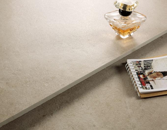 Beige Farbenicht Silp-Koeffizient-deckt moderne Porzellan-Fliese