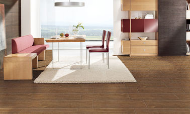 Blick-Beschaffenheits-Porzellan-Planken-Boden-hölzerne Steinplatte-keramisches Holz deckt der Größen-200x1200mm moderne hölzerne dunkle Bodenfliese mit Ziegeln