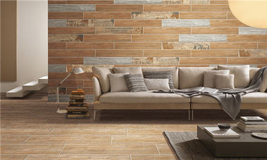 Hölzerne Effekt-Porzellan-Fliese/Holz deckt keramische Brown-Farbbretterboden-Fliesen mit Ziegeln